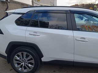 2021 Toyota RAV4 V (XA50), белый, 5700000 рублей, вид 4