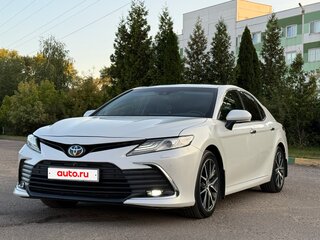 2021 Toyota Camry VIII (XV70) Рестайлинг, белый, 2850000 рублей, вид 2