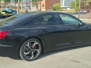 2021 Audi A6 55 TFSI e V (C8), серый, 4200000 рублей, вид 4