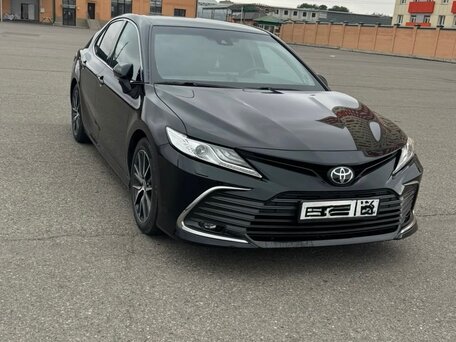 2021 Toyota Camry VIII (XV70) Рестайлинг, чёрный, 2850000 рублей, вид 2