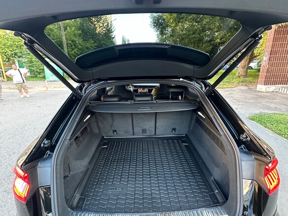 2022 Audi Q8 55 TFSI I (4M), чёрный, 8300000 рублей - вид 15