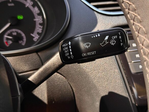 2019 Skoda Octavia III (A7) Рестайлинг, белый - вид 16