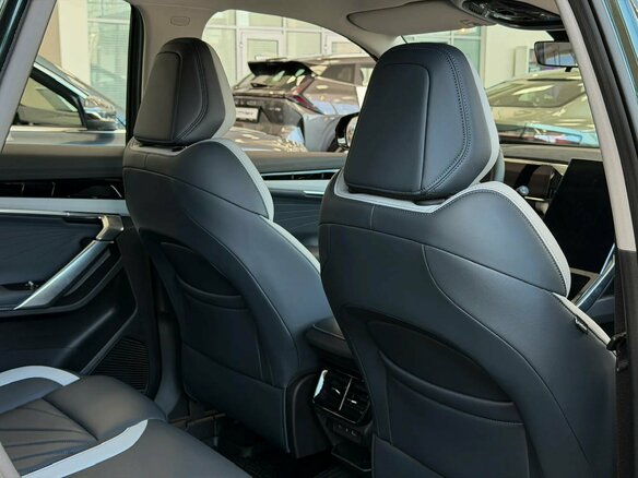 2026 Geely Atlas II, чёрный, 3909990 рублей - вид 12