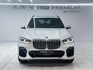 2020 BMW X5 40i IV (G05/G18), белый, 5435000 рублей, вид 4