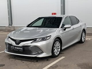 2018 Toyota Camry VIII (XV70), серебристый, 2390000 рублей, вид 1