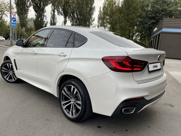 2019 BMW X6 30d II (F16), белый, 3800000 рублей - вид 1