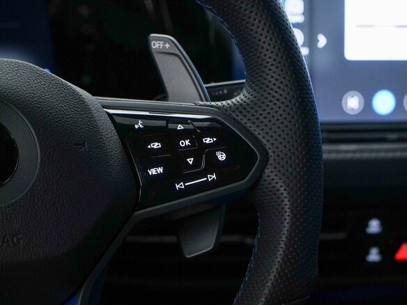 2021 Volkswagen Golf R VIII, чёрный, 5199077 рублей - вид 12