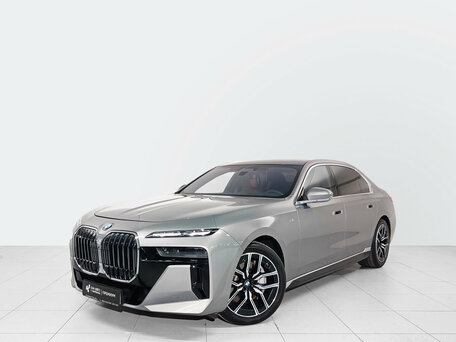 BMW 7 серии VII (G70)