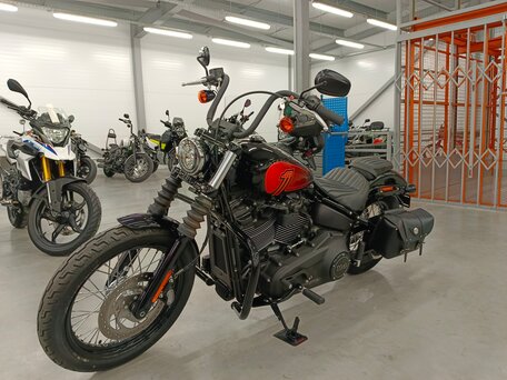 2021 Harley-Davidson Street Bob, чёрный, 1660000 рублей, вид 5