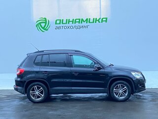 2010 Volkswagen Tiguan I, чёрный, 895000 рублей, вид 4