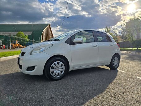 2009 Toyota Vitz II (XP90), белый, 755000 рублей, вид 4