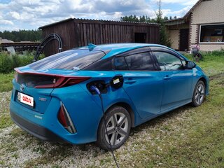2018 Toyota Prius IV (XW50), голубой, 2300000 рублей, вид 4