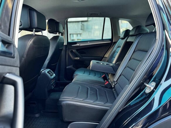 2022 Volkswagen Tiguan II Рестайлинг, чёрный, 2425000 рублей - вид 13