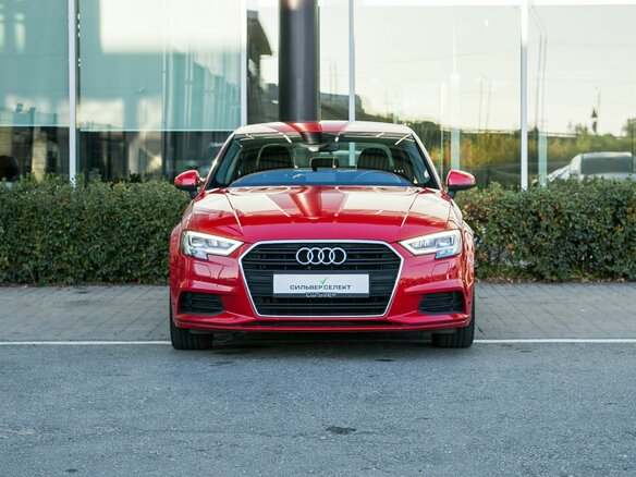 2019 Audi A3 III (8V) Рестайлинг, красный, 2050000 рублей - вид 2