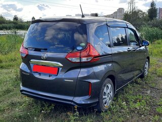 2019 Honda Freed+ II, серый, 1780000 рублей, вид 3