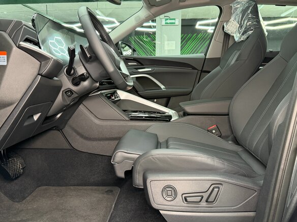 2025 Audi Q5 45 TFSI III (GU), серый, 9800000 рублей - вид 8