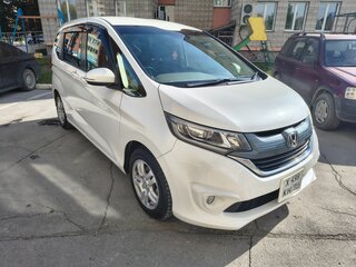 2018 Honda Freed II, белый, 1520000 рублей, вид 3