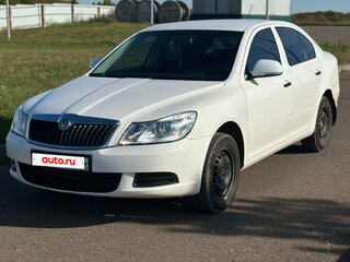2013 Skoda Octavia II (A5) Рестайлинг, белый, 550000 рублей, вид 1