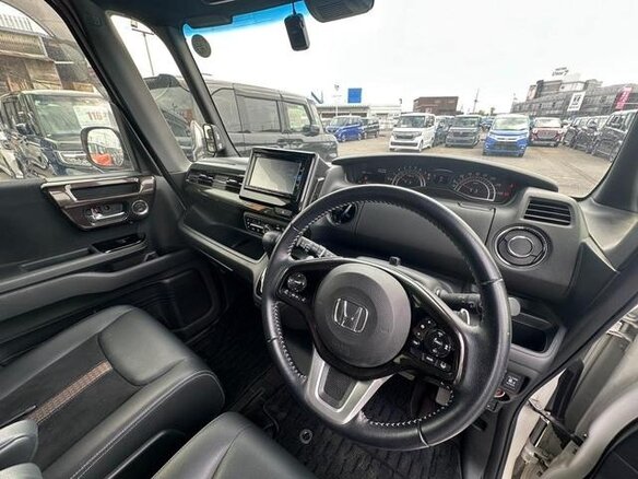 2017 Honda N-BOX II, белый, 800000 рублей - вид 9