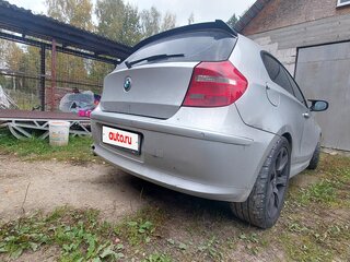 2010 BMW 1 серии 118d I (E81/E82/E87/E88) Рестайлинг, серебристый, 1050000 рублей, вид 4