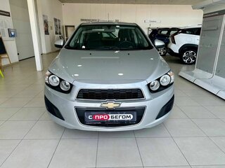 2013 Chevrolet Aveo II, серебристый, 729900 рублей, вид 2