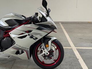 2026 QJMotor SRK 921 RR, чёрный, 1200000 рублей, вид 4