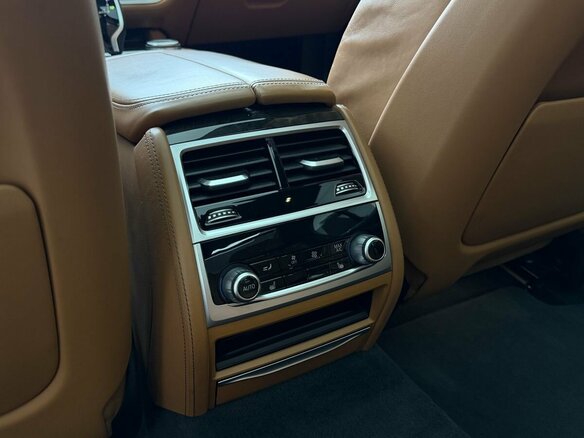 2020 BMW 7 серии 740Li xDrive VI (G11/G12) Рестайлинг, серый - вид 21