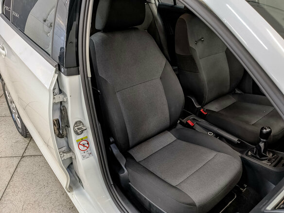 2019 Skoda Rapid I Рестайлинг, белый, 800000 рублей - вид 22