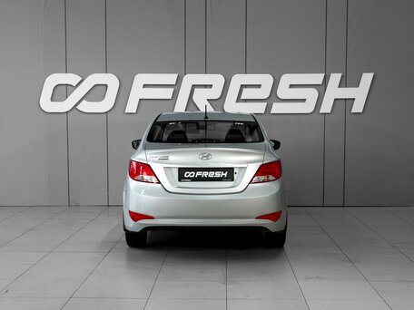2016 Hyundai Solaris I Рестайлинг, серебристый, 782000 рублей, вид 4