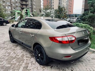 2010 Renault Fluence I, бежевый, 670000 рублей, вид 4