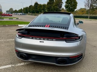 2019 Porsche 911 Carrera 4S VIII (992), серебристый, 11690000 рублей, вид 4