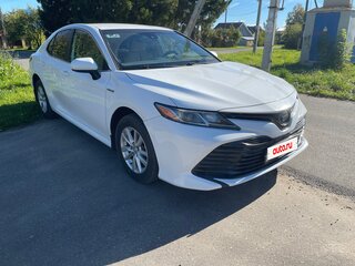 2019 Toyota Camry VIII (XV70), белый, 2300000 рублей, вид 3