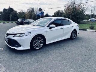 2019 Toyota Camry VIII (XV70), белый, 2890000 рублей, вид 1