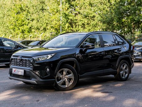 2022 Toyota RAV4 V (XA50), чёрный, 2420000 рублей, вид 1