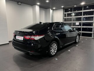 2019 Toyota Camry VIII (XV70), чёрный, 2690000 рублей, вид 3