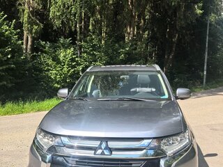 2019 Mitsubishi Outlander PHEV III Рестайлинг 3, серый, 2590000 рублей, вид 2