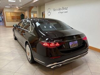 2026 Mercedes-Benz Maybach S-Класс 580 II (Z223) Рестайлинг, чёрный, 32074213 рублей, вид 3