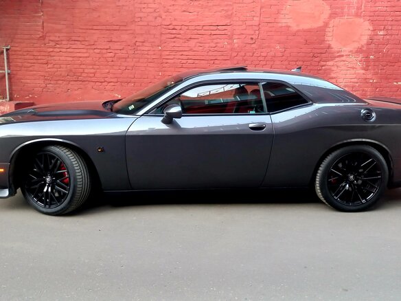 2016 Dodge Challenger III Рестайлинг 2, коричневый, 3500000 рублей - вид 2