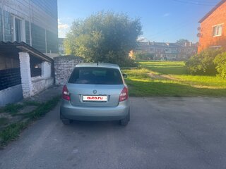 2010 Skoda Fabia II Рестайлинг, серый, 340000 рублей, вид 3