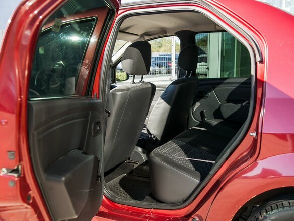 2011 Renault Logan I Рестайлинг, красный - вид 15