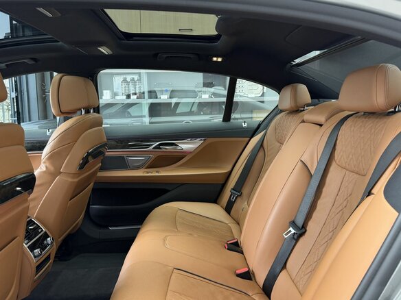 2020 BMW 7 серии 740Li xDrive VI (G11/G12) Рестайлинг, серый - вид 20