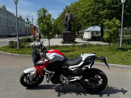 2020 BMW F 900 R, красный, 1049000 рублей, вид 5