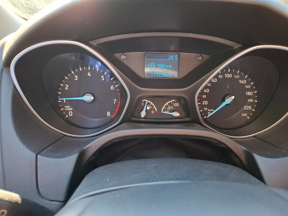 2016 Ford Focus III Рестайлинг, чёрный, 1100000 рублей - вид 9