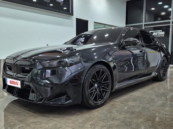 2025 BMW M5 VII (G90), чёрный - вид 3