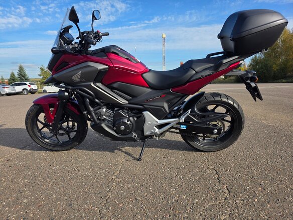 2019 Honda NC 750X, красный, 950000 рублей