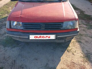 1987 Peugeot 309 I, красный, 40000 рублей, вид 1