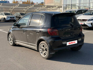 2001 Toyota Vitz I (P10), чёрный, 295000 рублей, вид 3