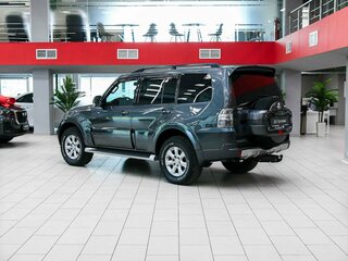 2012 Mitsubishi Pajero IV Рестайлинг 1, серый, 1790000 рублей, вид 2
