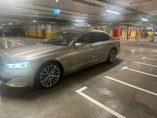 2021 BMW 7 серии Long 730Ld xDrive VI (G11/G12) Рестайлинг, серый, 7100000 рублей, вид 4