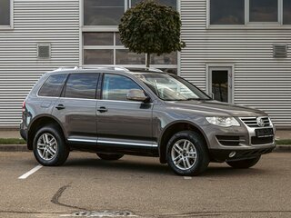 2010 Volkswagen Touareg I Рестайлинг, серый, 1245000 рублей, вид 3